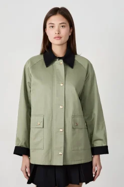 Chaqueta con cuello de terciopelo y corte recto