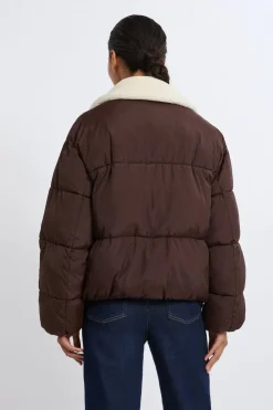 Chaqueta corta acolchada