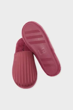 Conjunto de zapatillas destalonadas y antifaz