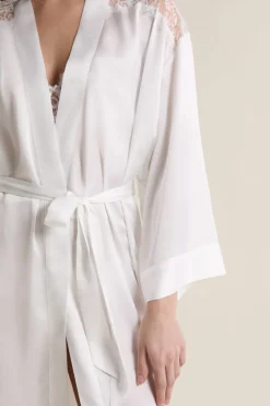 Déshabillé long satiné avec ceinture