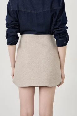 Falda corta