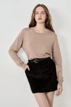 Falda corta de terciopelo