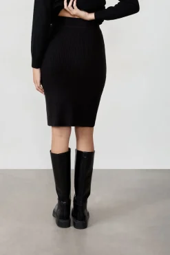 Falda larga abotonada