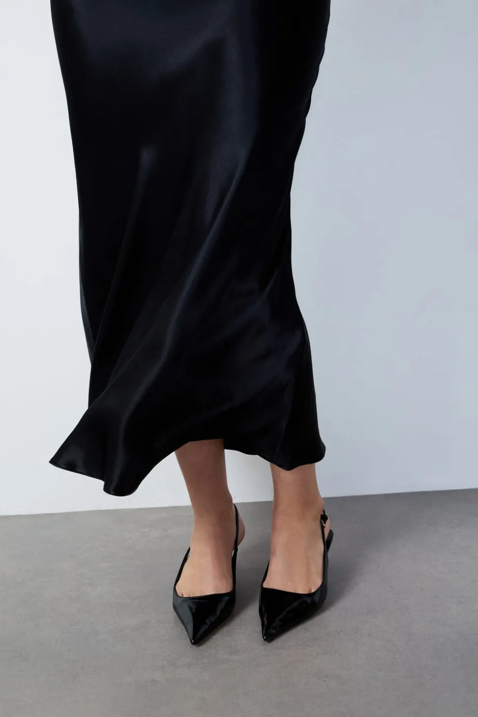 Falda larga de satén