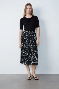 Falda larga plisada estampada