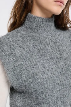 Jersey sin mangas con cuello alto