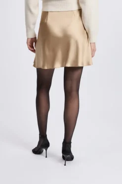Jupe courte satinée