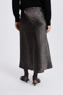 Jupe longue effet satiné à imprimé serpent