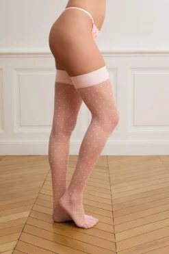 Medias transparentes con lunares