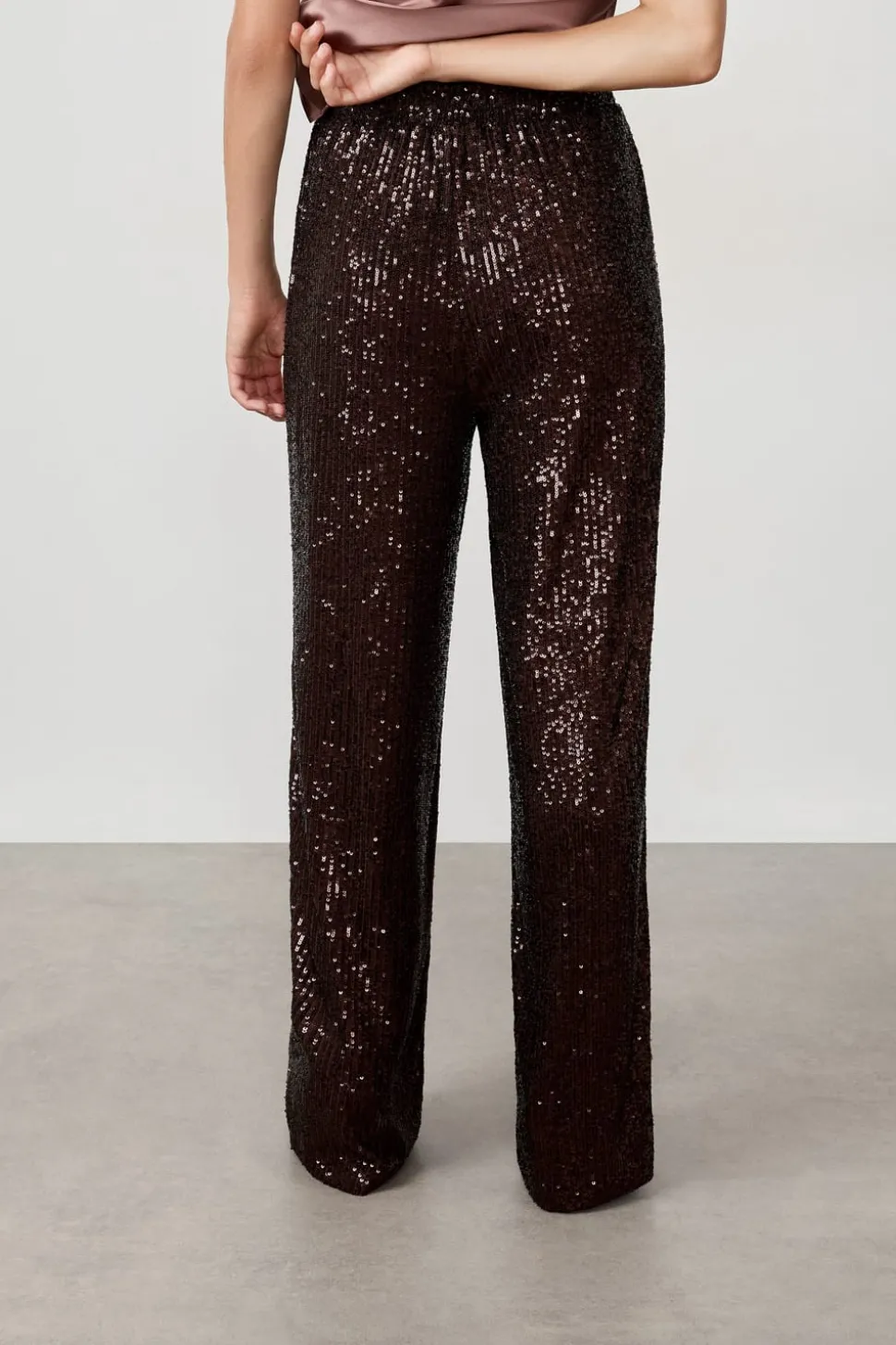 Pantalón corte ancho con lentejuelas