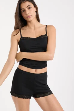 Pantalón corto de pijama con detalles de encaje