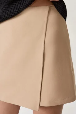 Pantalón corto liso