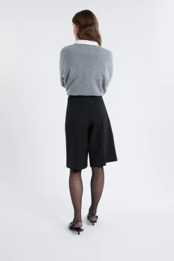 Pantalón corto tipo bermuda