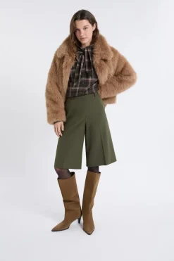 Pantalón corto tipo bermuda