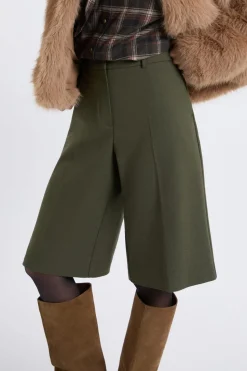 Pantalón corto tipo bermuda