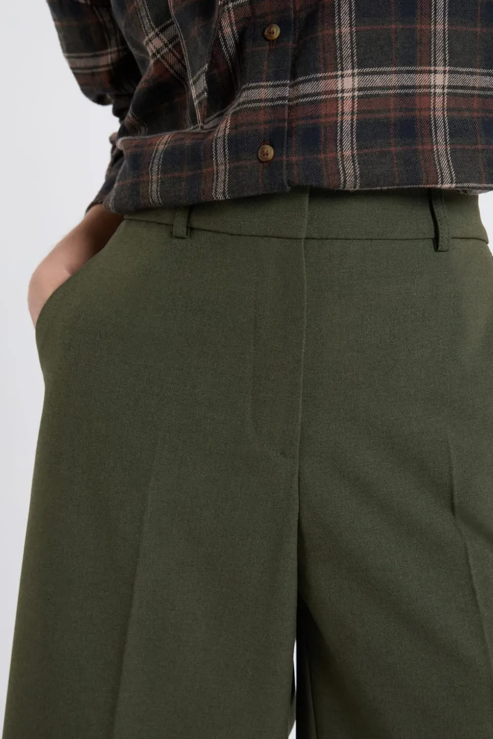 Pantalón corto tipo bermuda