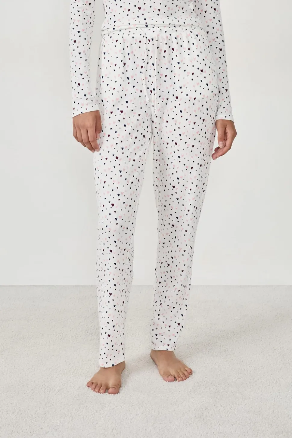 Pantalón de pijama con estampado de corazones