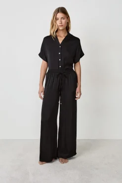 Pantalón satinado de corte ancho