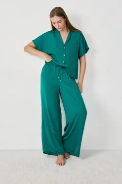 Pantalón satinado de corte ancho