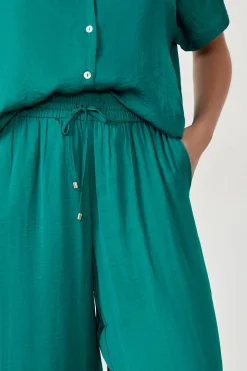 Pantalón satinado de corte ancho