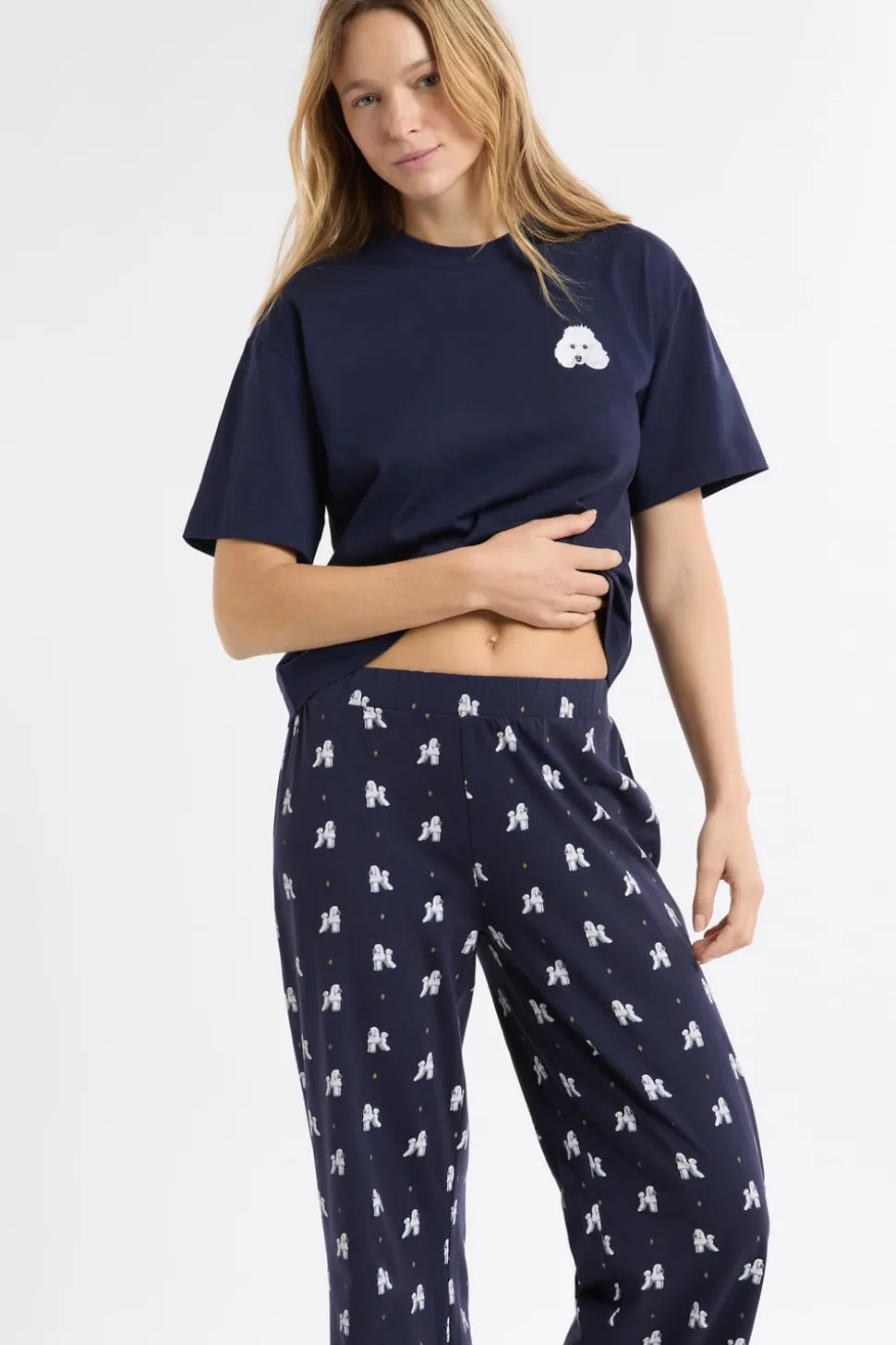 Pijama de dos piezas con estampado de perros