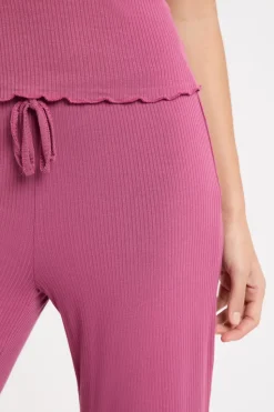 Pijama de dos piezas de punto acanalado con detalles de encaje