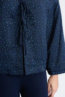 Pijama de tres piezas de satén