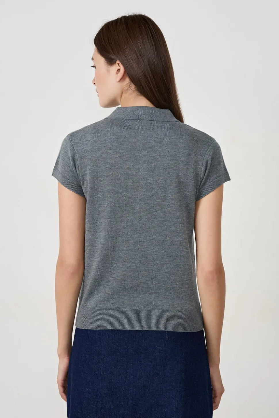 Polo de manga corta con botones