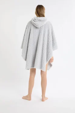 Poncho con mangas 3/4