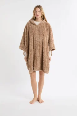 Poncho con mangas 3/4