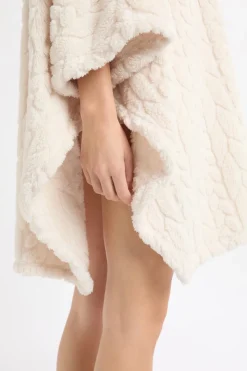 Poncho con mangas 3/4