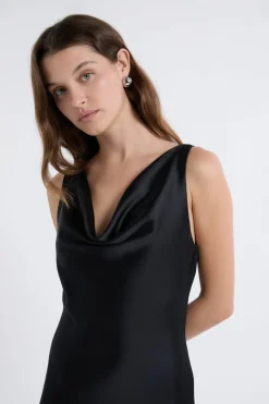 Robe longue satinée