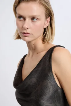 Robe satinée à imprimé serpent