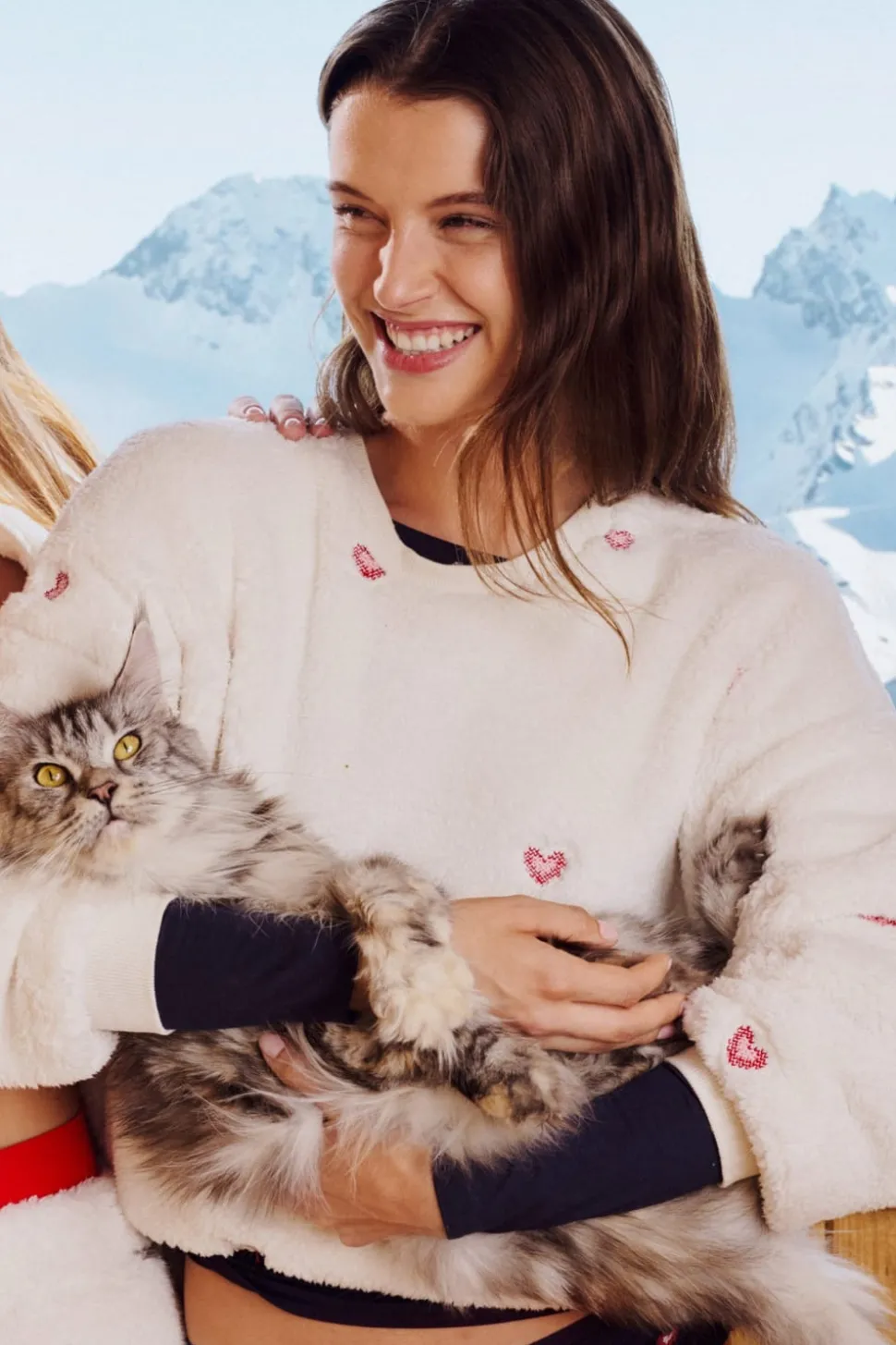 Sudadera con estampado de corazones efecto polar