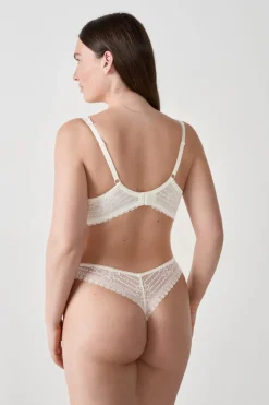 Sujetador Nº 6 - El triángulo copa fina