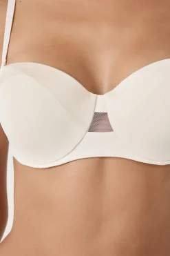 Sujetador bandeau con finas copas y tirantes desmontables