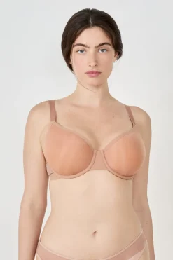 Sujetador con copas finas