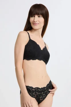 Sujetador con copas finas post-mastectomía