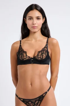 Sujetador con copas finas de encaje