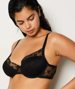 Sujetador copa fina con bordados florales. Copa B-E