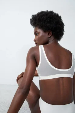 Sujetador de microfibra