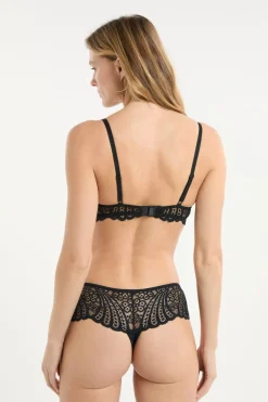 Sujetador N.2 - El push-up escote pronunciado con bordados