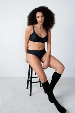 Sujetador reductor sin relleno