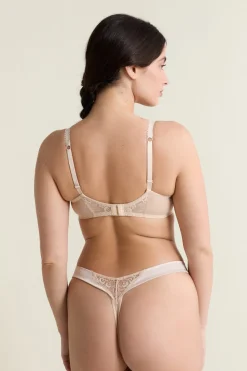 Sujetador sin relleno de tul y satén