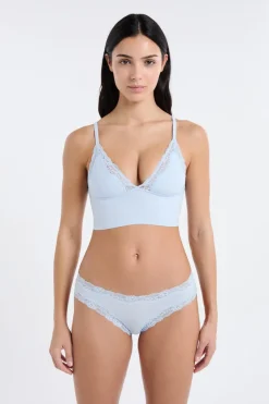 Sujetador triangular de microfibra y encaje