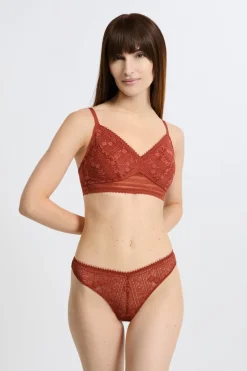 Sujetador triangular sin aros post-mastectomía