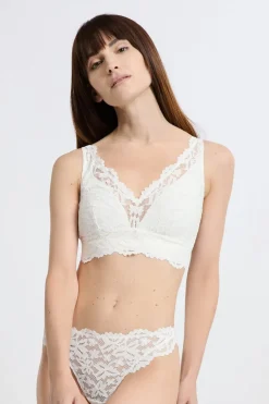 Sujetador triangular sin aros post-mastectomía