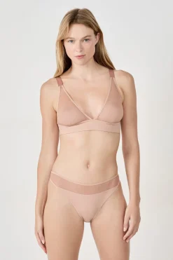 Sujetador triángulo sin aros de tul