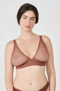 Sujetador triángulo sin aros de tul