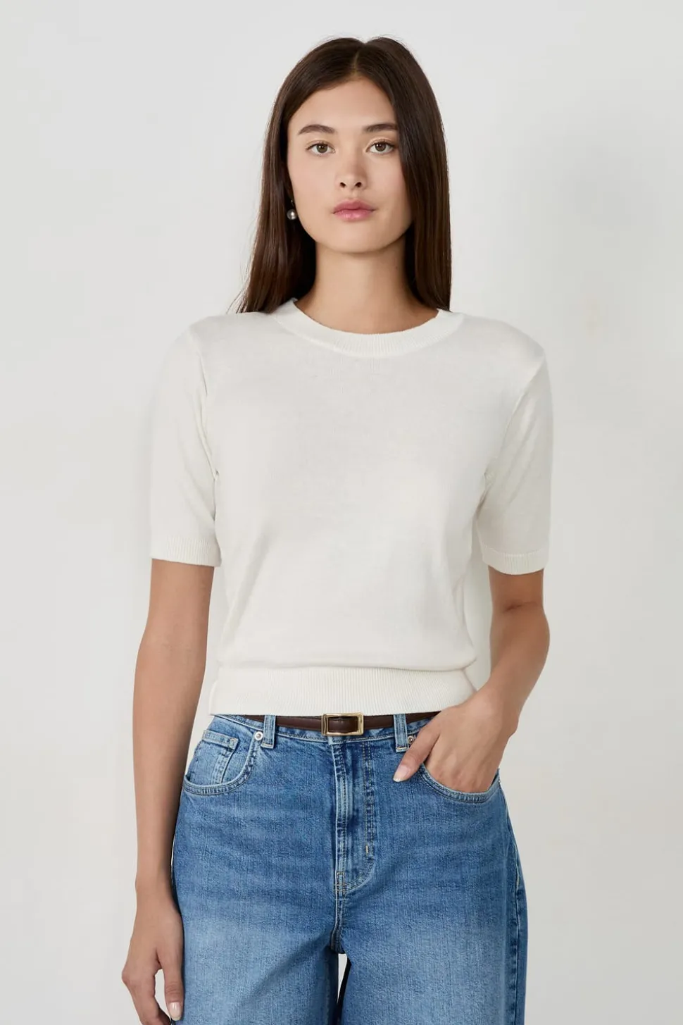 Suéter de manga corta cuello redondo